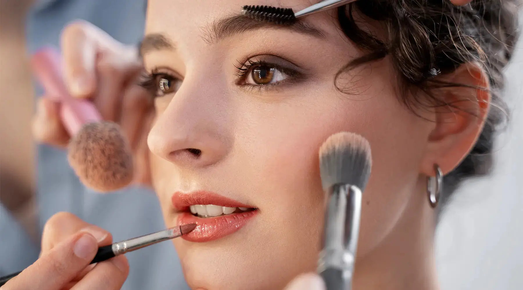 10 Truques de Maquiagem Fáceis e Rápidos NatusVita Suplementos