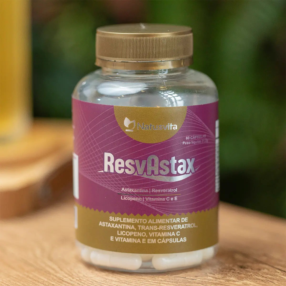 Resveratrol, Astaxantina e complementos em cápsula